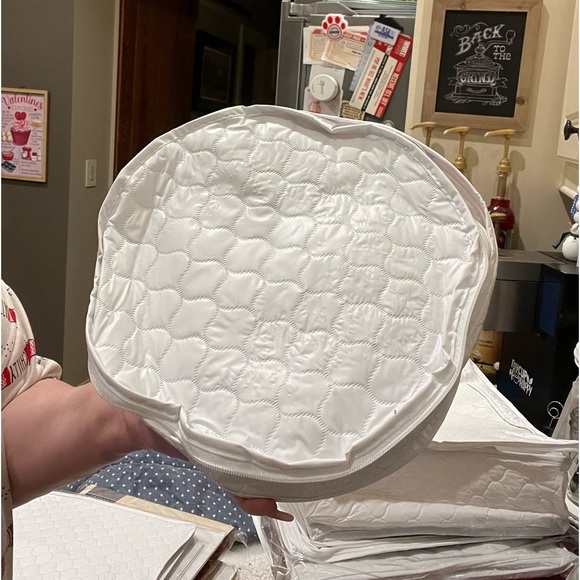 Round Quilted Plate Storage - Various Sizes Available - Picture 2 of 6